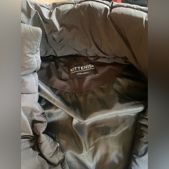 Kittenish - puffer vest with bow ties in front & back - Picture 3 of 4